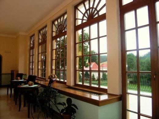 Kastiel Lucivna Hotel Exterior photo